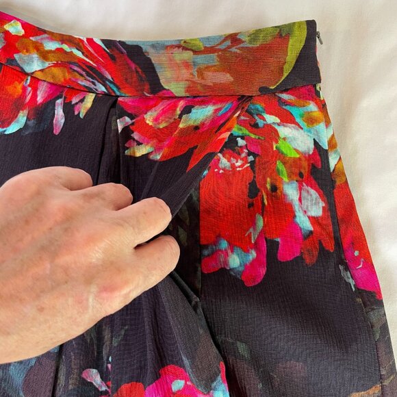 Trina Turk Julienne Trousdale Floral Pleated Skirt Knee Length Size 0 - Picture 2 of 11